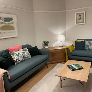 No 12 - Stylish & Homely 3 Bed With Parking Close To Centre Bath